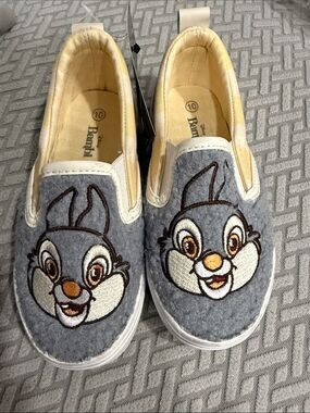 Disney Bambi Kids Slip-On Character
Low Top Sneakers in Gray Size 10